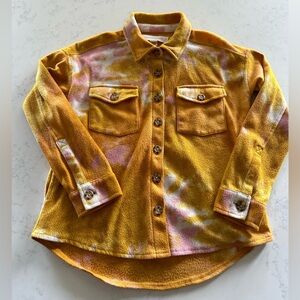 TREASURE & BOND Yellow pink tie dye jacket shacket shirt size small S 7/8 fleece